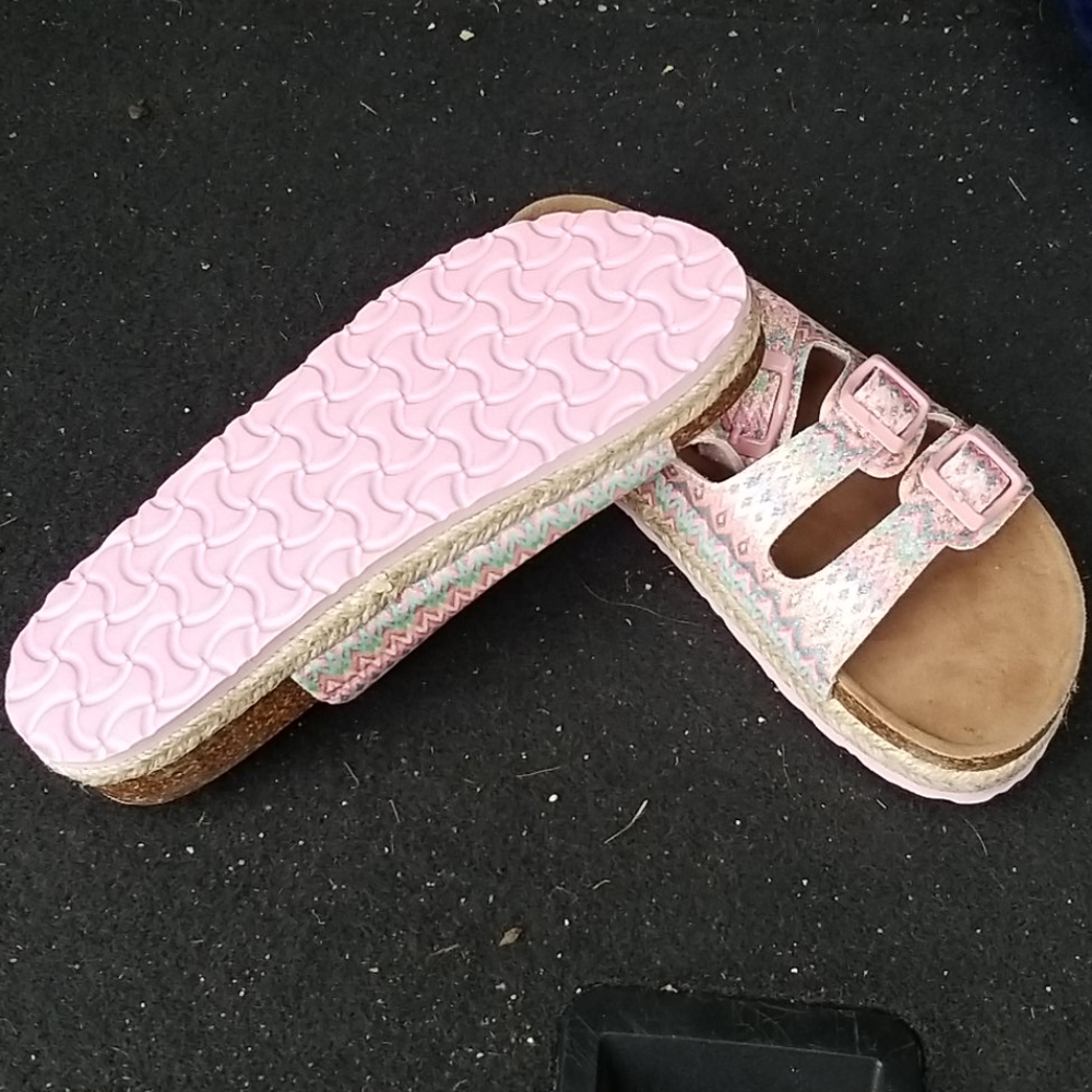 Girls size 2 sandals, never worn